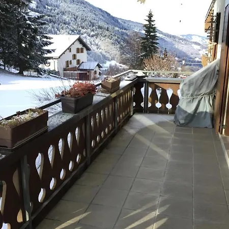 Apartament Geraeumige Haus Fless