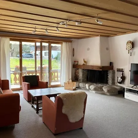 Apartment Geraeumige Haus Fless Klosters