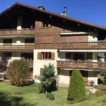 Geraeumige Haus Fless Apartment Klosters