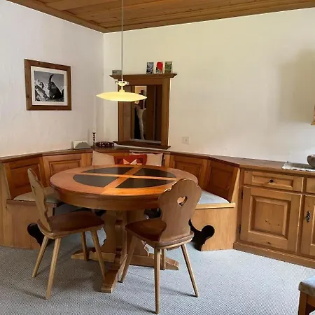 Geraeumige Haus Fless Apartment