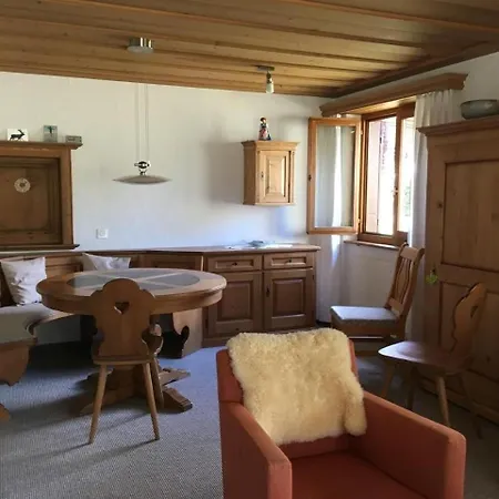 Apartment Geraeumige Ferienwohnung Haus Fless *