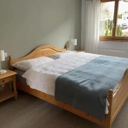 Geraeumige Ferienwohnung Haus Fless Klosters